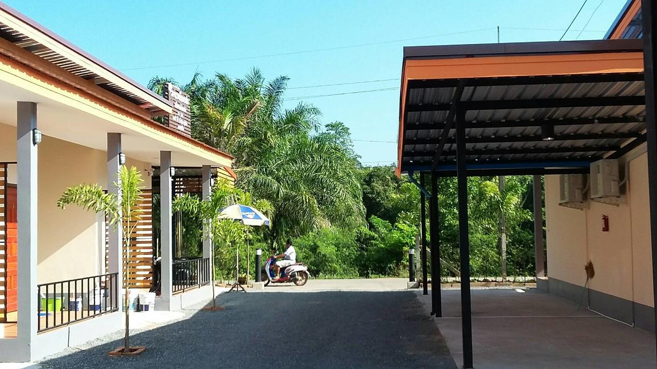 Maruay Hotel สุราษฎร์ธานี ภายนอก รูปภาพ
