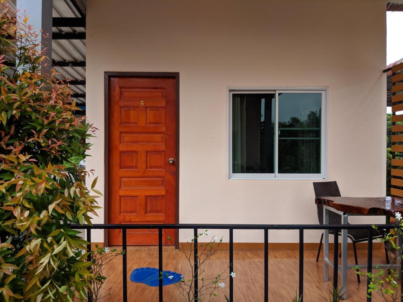 Maruay Hotel สุราษฎร์ธานี ภายนอก รูปภาพ