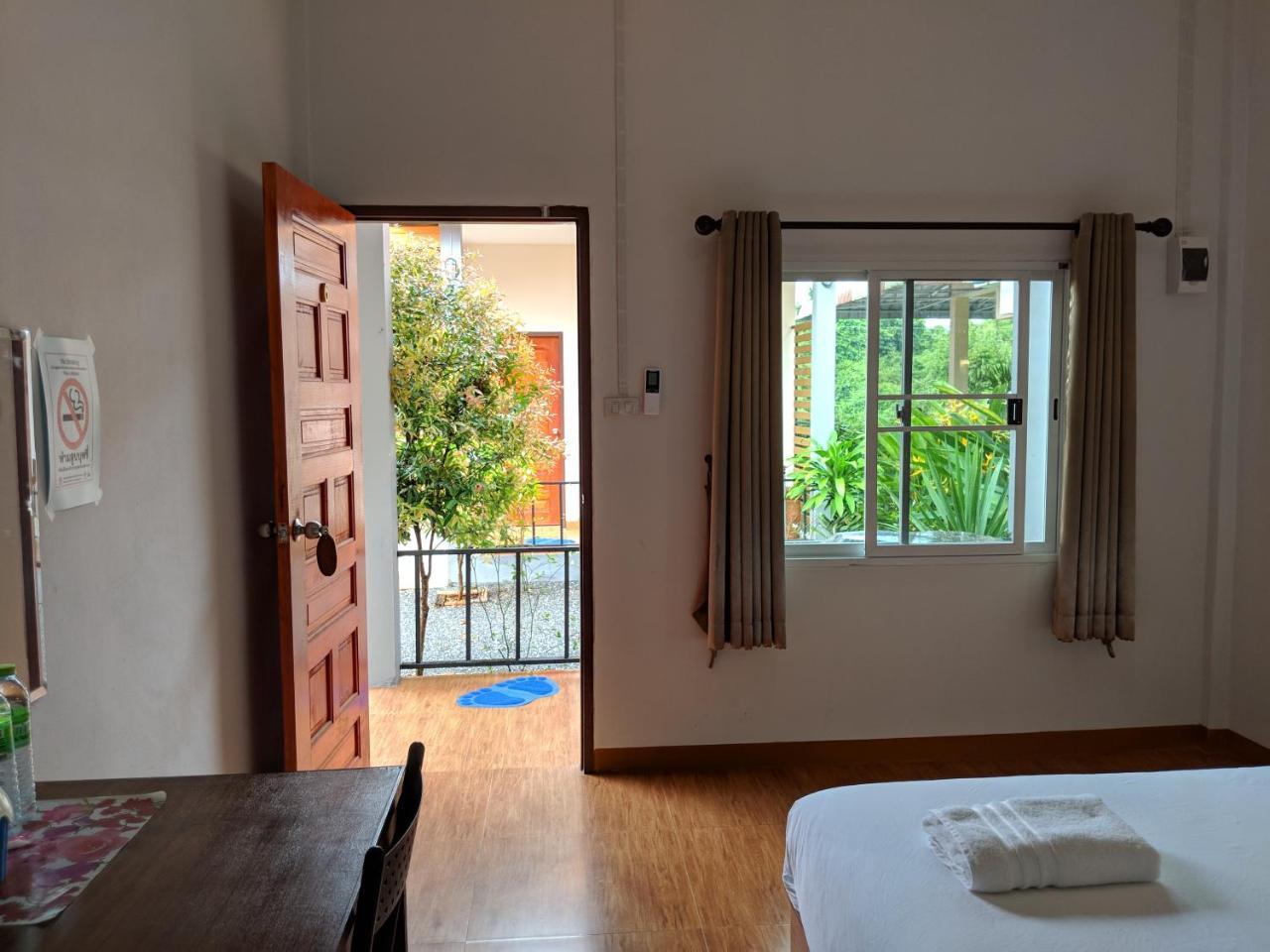 Maruay Hotel สุราษฎร์ธานี ภายนอก รูปภาพ